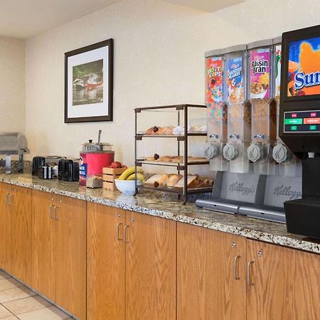 Country Inn & Suites By Radisson, Holland, Mi Εξωτερικό φωτογραφία